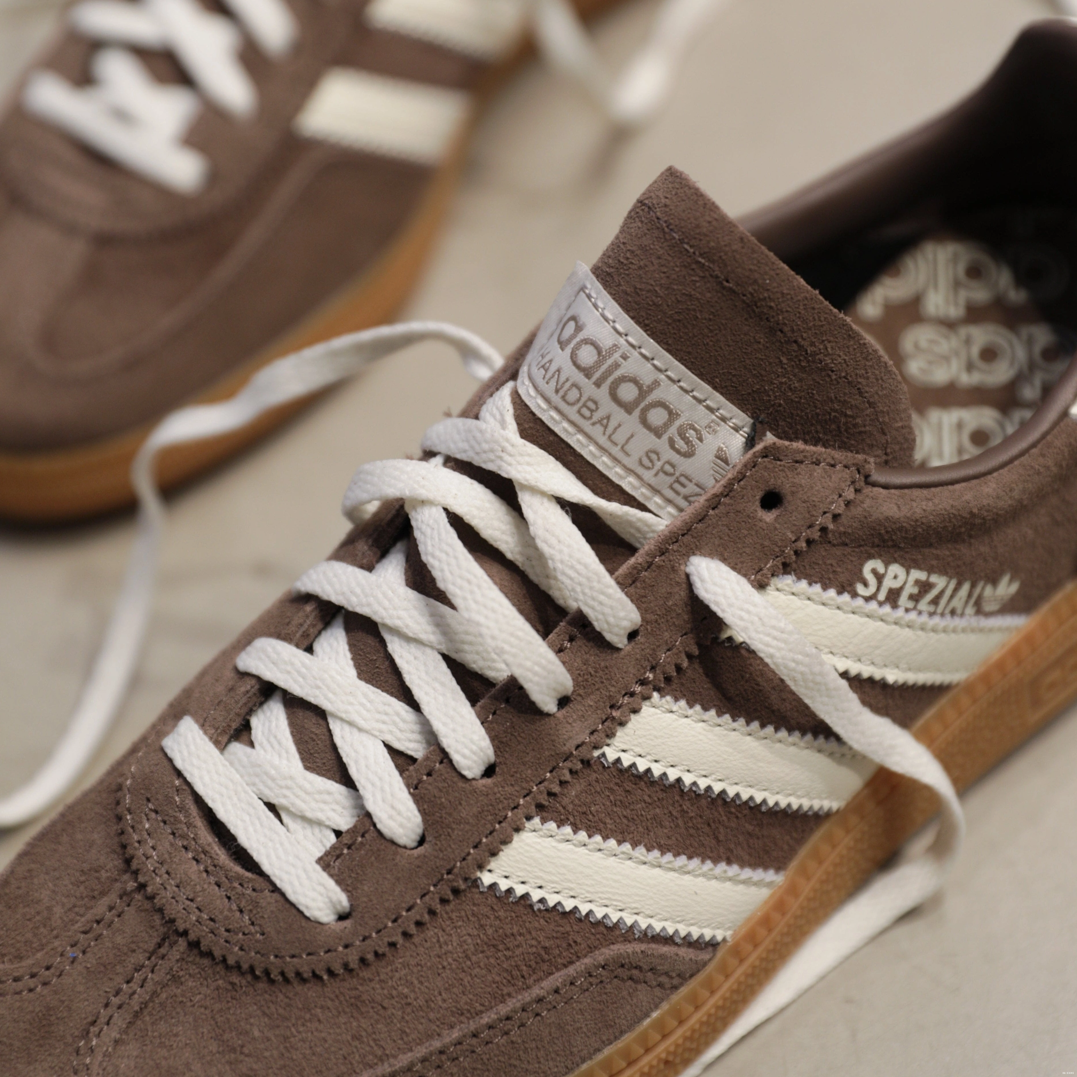 Earth Spezial adidas Gum Strata Handball W 0814